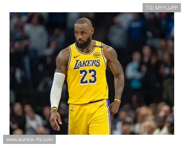 勒布朗带领湖人逆转勇士取得赛季关键胜利 詹姆斯砍下全场最高得分